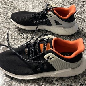 Men Adidas shoes in 8 and a 10 in Women